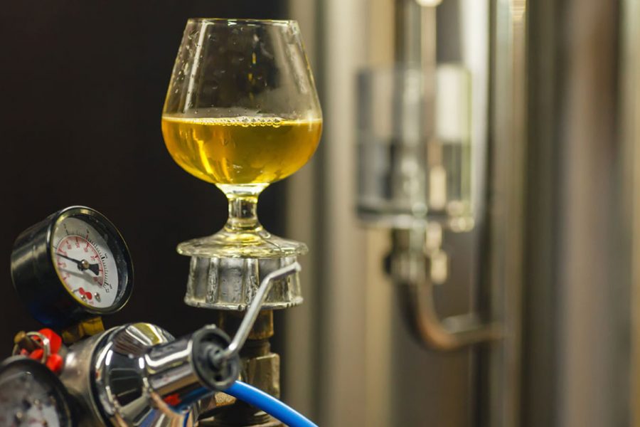 CO2 in brewery with beer in glass 1200x628 1